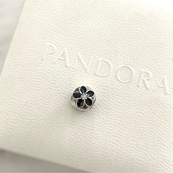 Pandora Mystic Floral Clip - Picture 2 of 3